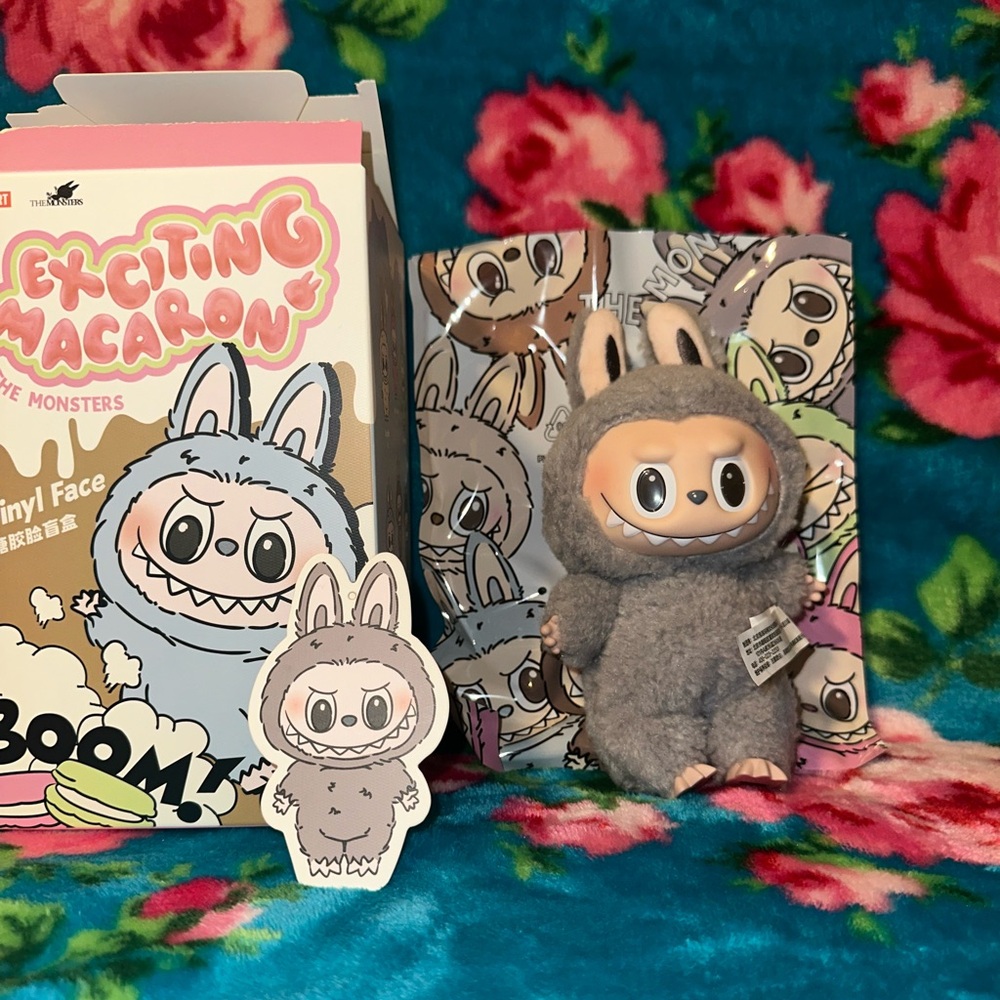 LABUBU - THE MONSTERS - Exciting Macaron Vinyl Plush SESAME BEAN